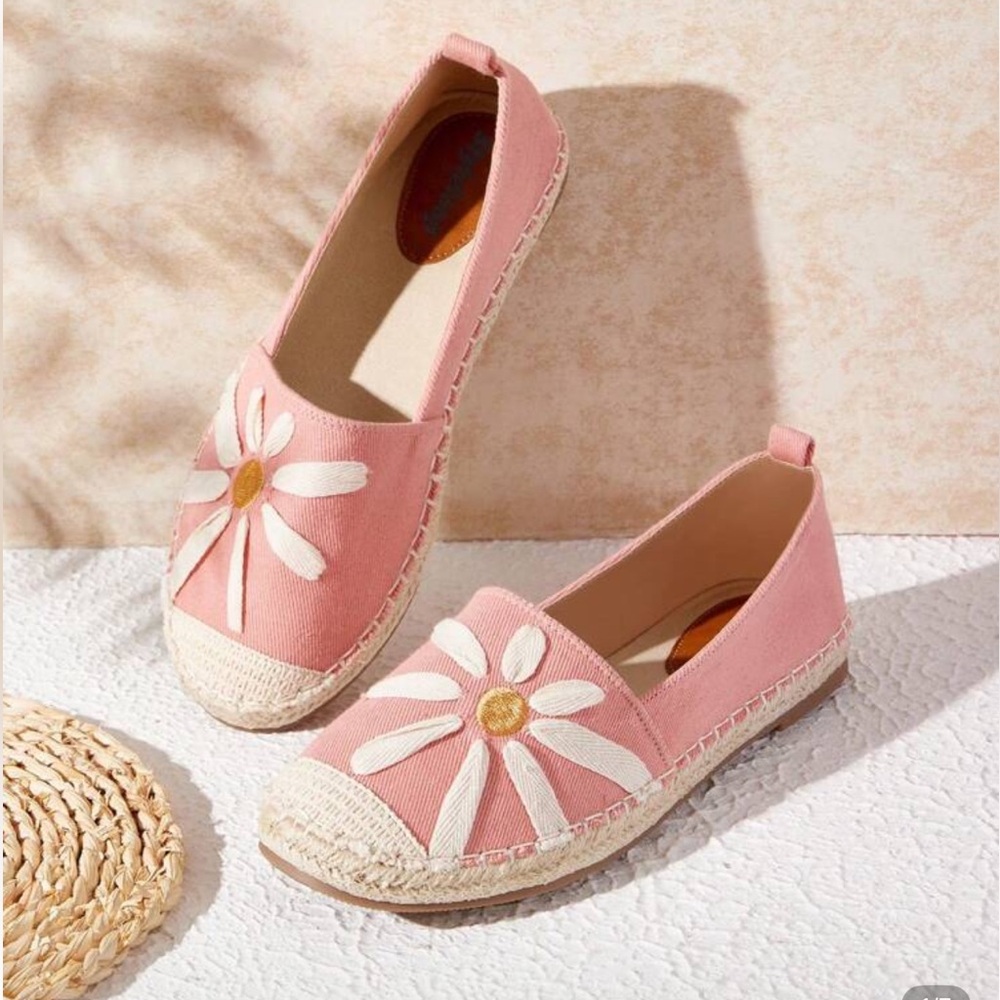Daisy Flower Slip-On Sneakers